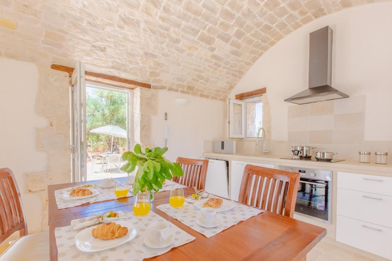 Trullo Zese Con Piscina Privata Villa San Michele Salentino Exterior photo